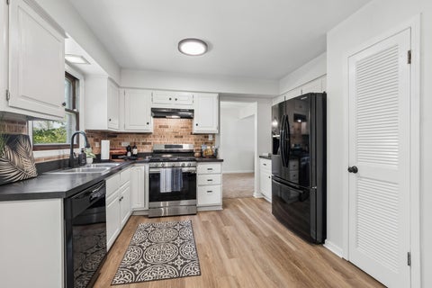 Tiny photo for 17618 Stonebridge Drive, Hazel Crest, IL 60429 (MLS # 12728612)