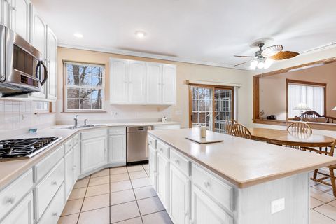 Tiny photo for 565 Prescott Lane, Gurnee, IL 60031 (MLS # 12562926)