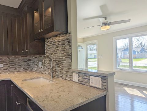 Tiny photo for 2404 Hawk Lane, Rolling Meadows, IL 60008 (MLS # 12606182)