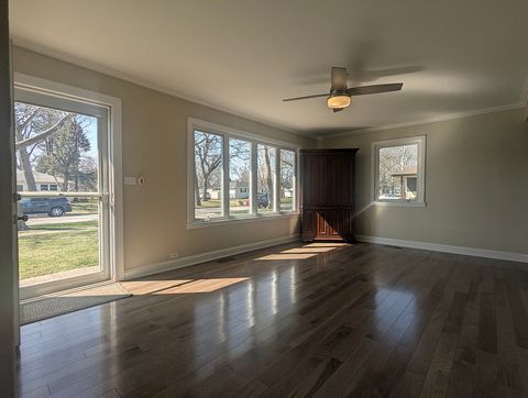 Tiny photo for 2404 Hawk Lane, Rolling Meadows, IL 60008 (MLS # 12606182)