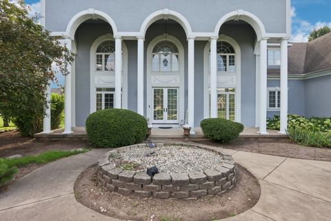 Tiny photo for 6605 Oakwood Manor Drive, Crystal Lake, IL 60012 (MLS # 12425088)