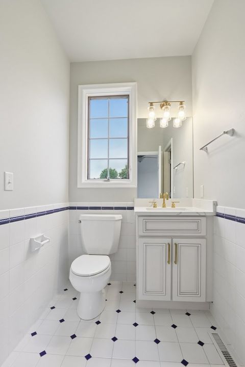 Tiny photo for 6605 Oakwood Manor Drive, Crystal Lake, IL 60012 (MLS # 12425088)