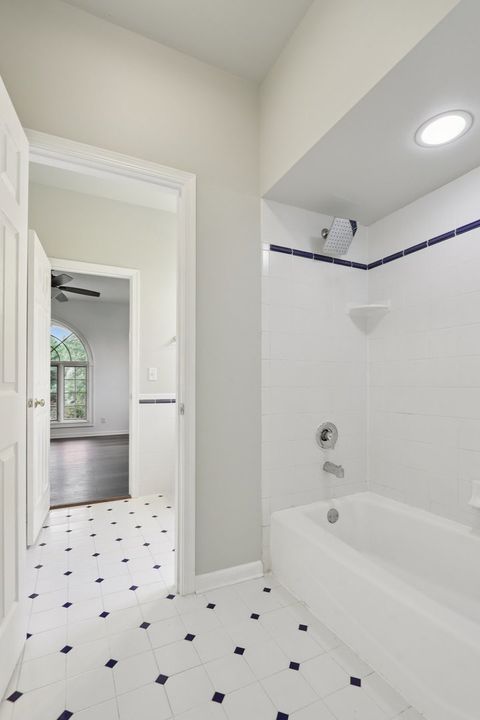 Tiny photo for 6605 Oakwood Manor Drive, Crystal Lake, IL 60012 (MLS # 12425088)