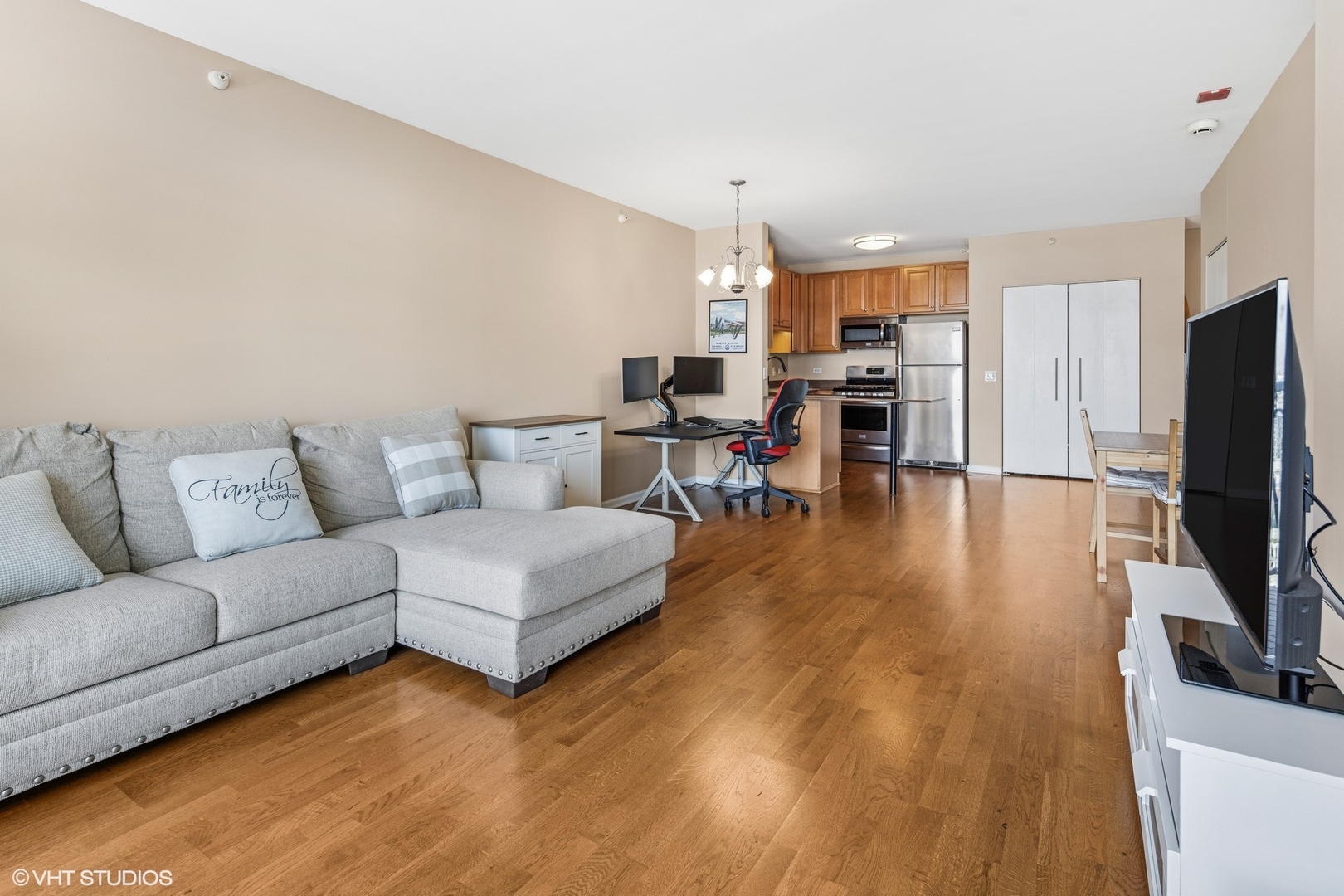 125 S Jefferson Street 2110