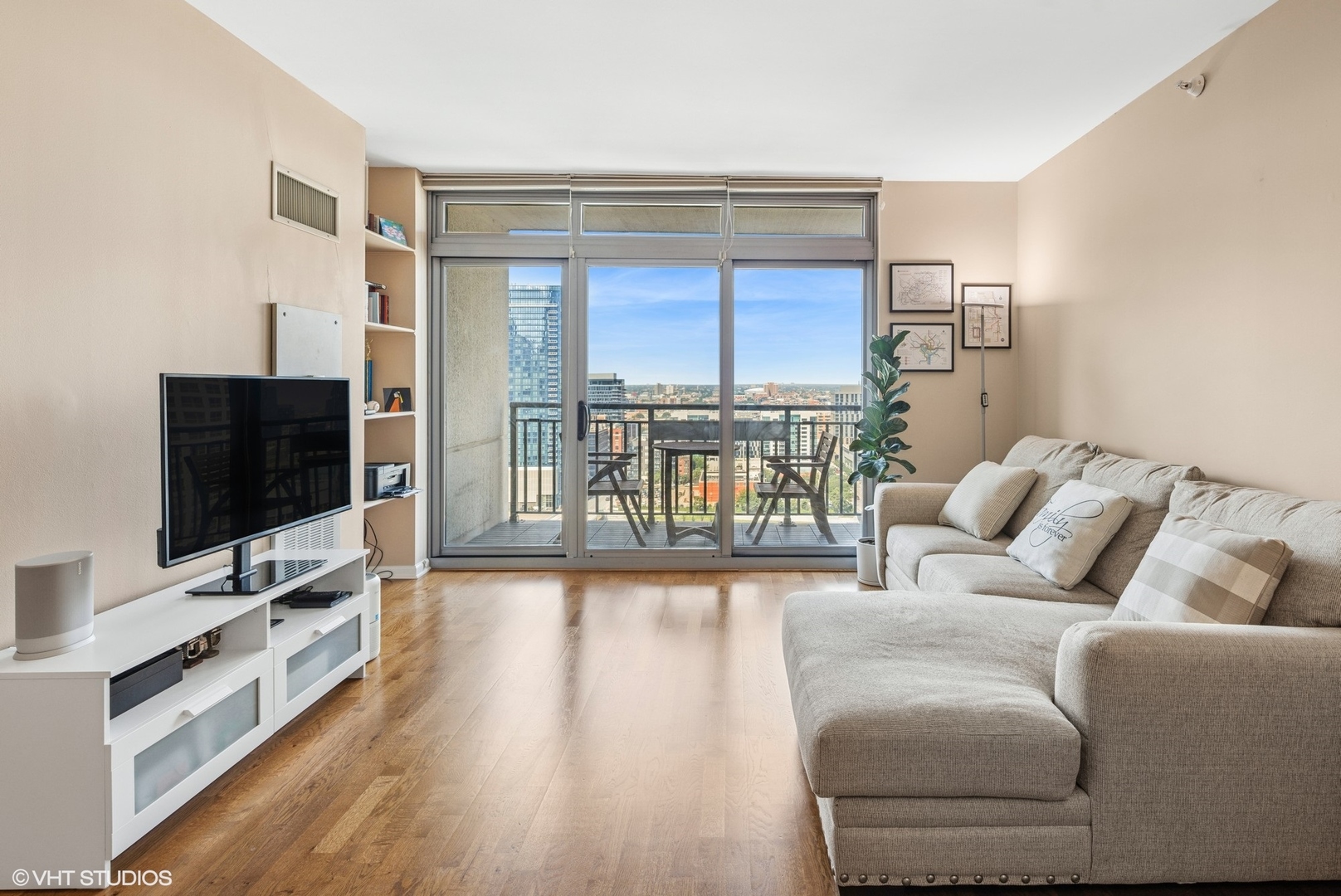125 S Jefferson Street 2110