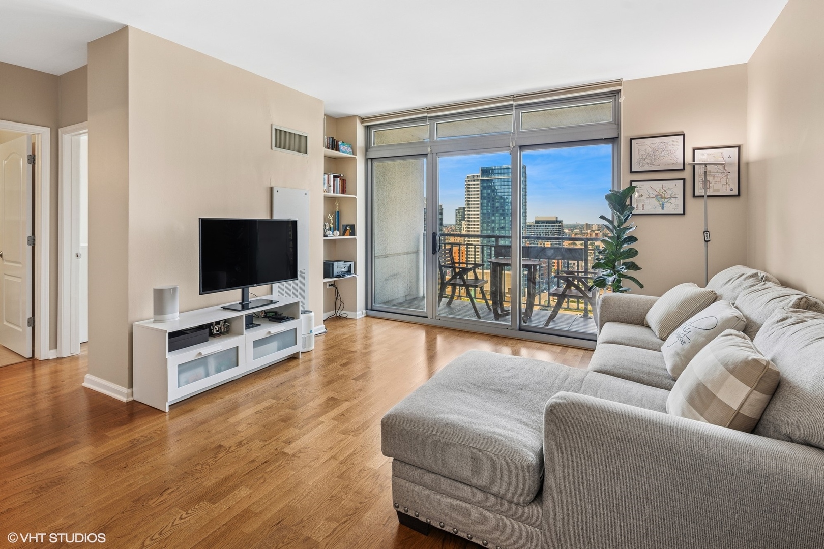 125 S Jefferson Street 2110