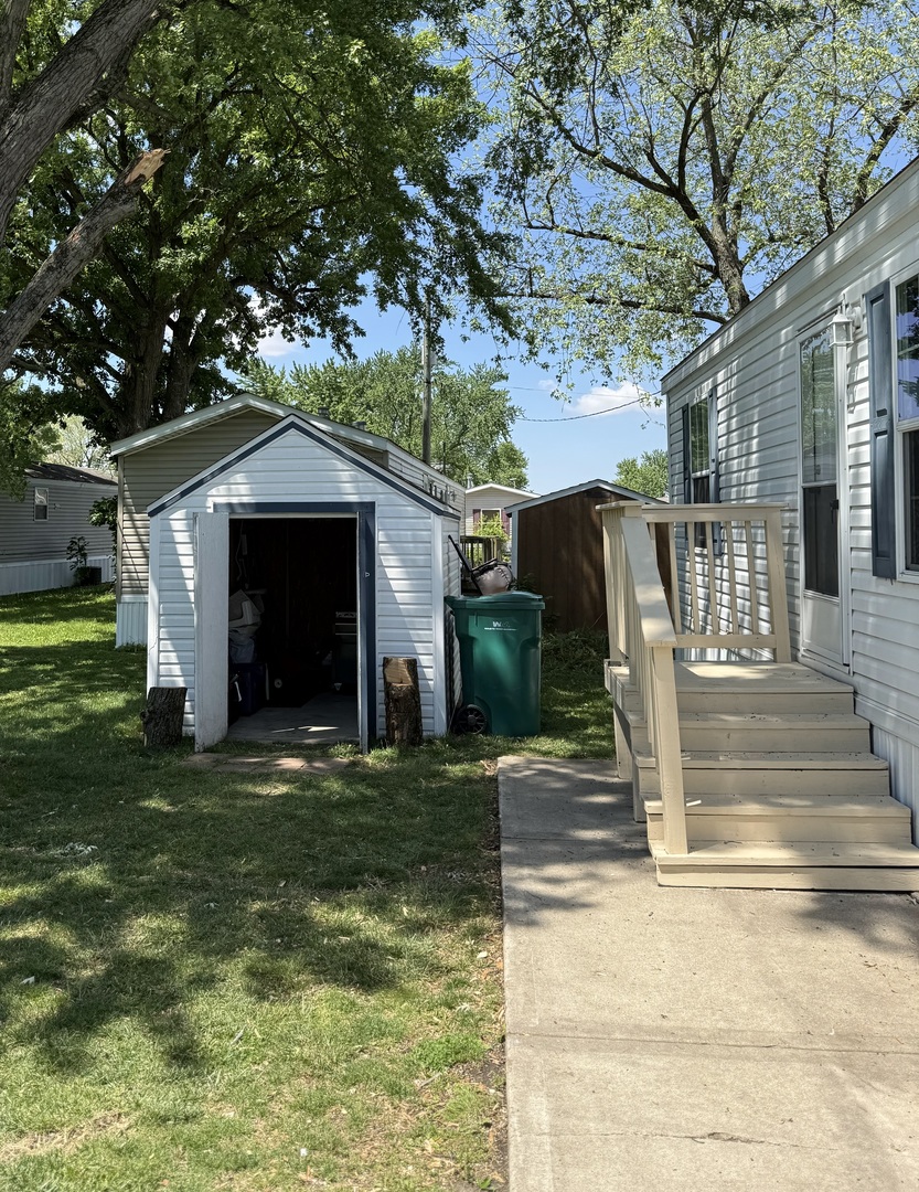 66 Oak Street