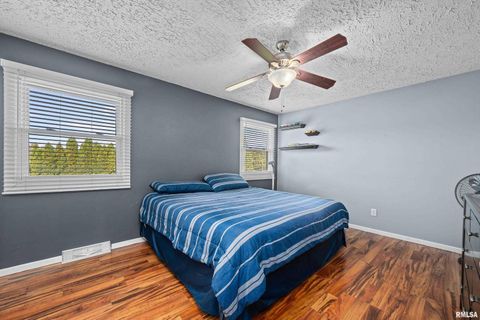 Tiny photo for 2506 E 35TH Street Court, Davenport, IA 52807 (MLS # QC4268753)