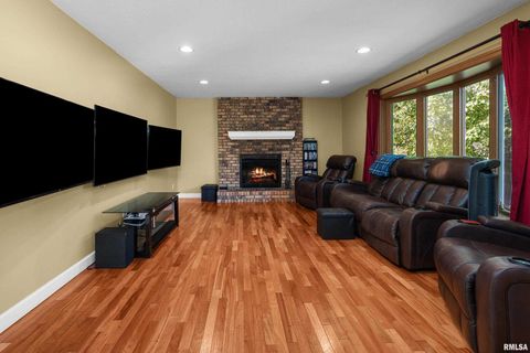 Tiny photo for 2506 E 35TH Street Court, Davenport, IA 52807 (MLS # QC4268753)