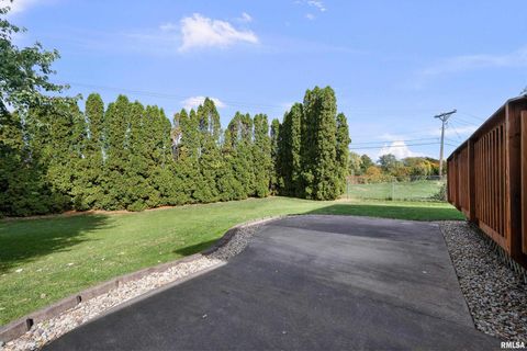 Tiny photo for 2506 E 35TH Street Court, Davenport, IA 52807 (MLS # QC4268753)