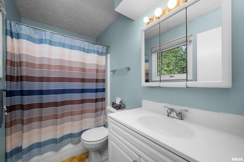 Tiny photo for 2506 E 35TH Street Court, Davenport, IA 52807 (MLS # QC4268753)