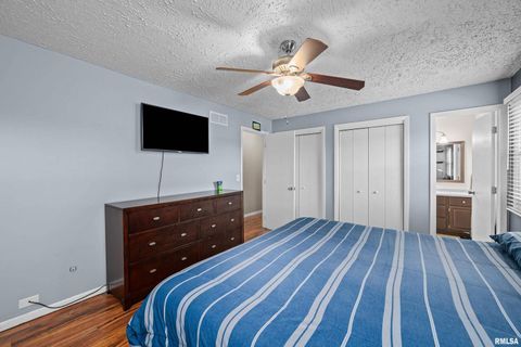 Tiny photo for 2506 E 35TH Street Court, Davenport, IA 52807 (MLS # QC4268753)