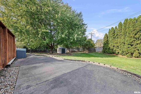 Tiny photo for 2506 E 35TH Street Court, Davenport, IA 52807 (MLS # QC4268753)