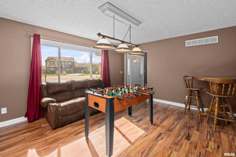 Tiny photo for 2506 E 35TH Street Court, Davenport, IA 52807 (MLS # QC4268753)