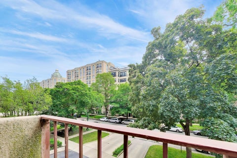 Tiny photo for 1508 HINMAN Avenue #3A, Evanston, IL 60201 (MLS # 12797960)