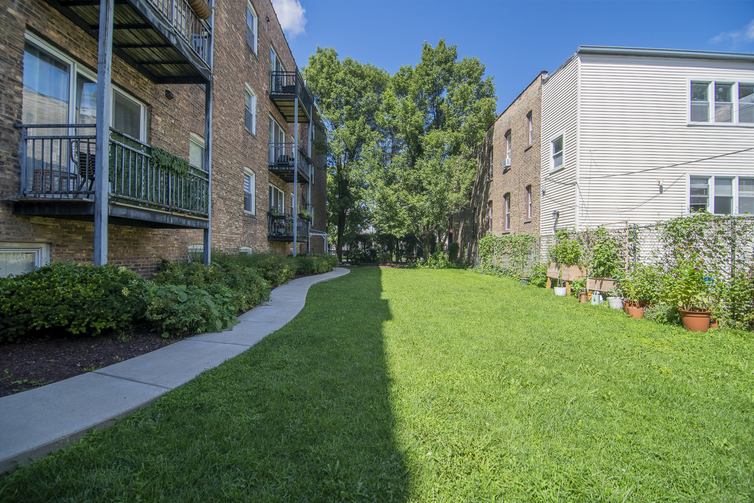 3427 W Shakespeare Avenue 2B