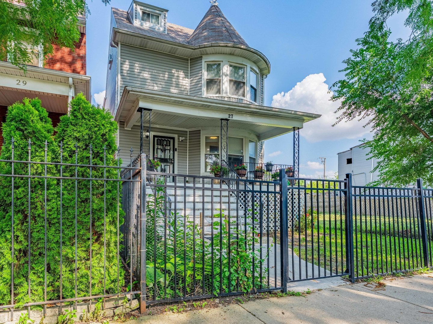27 N Lockwood Avenue