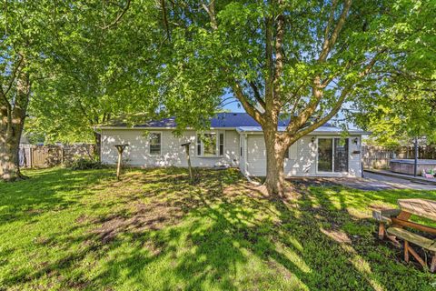 Tiny photo for 505 S Vine Street, Camargo, IL 61919 (MLS # 12631545)