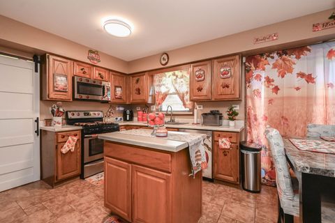 Tiny photo for 3805 Bertrand Lane, Beach Park, IL 60099 (MLS # 12568750)