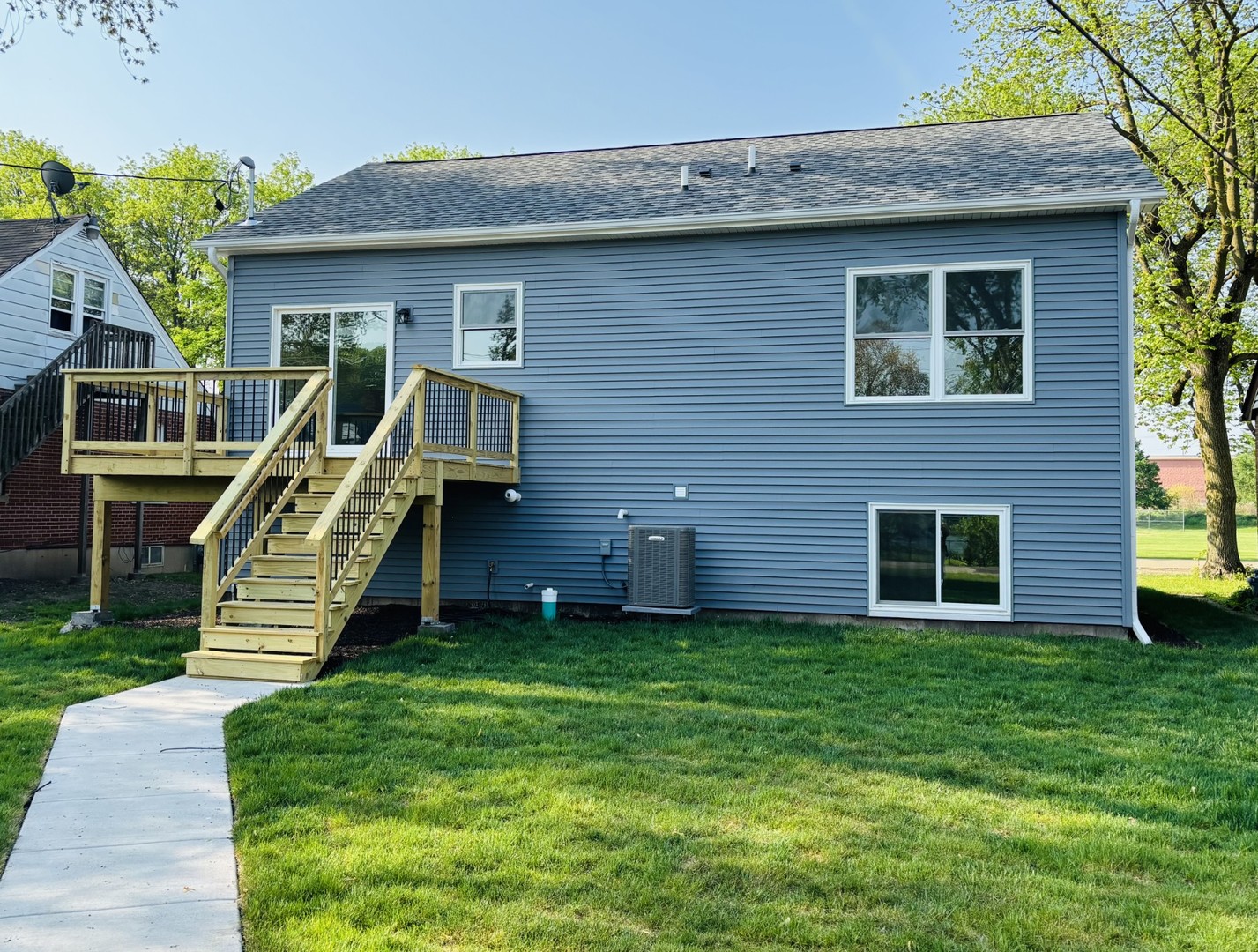 3906 W West Avenue