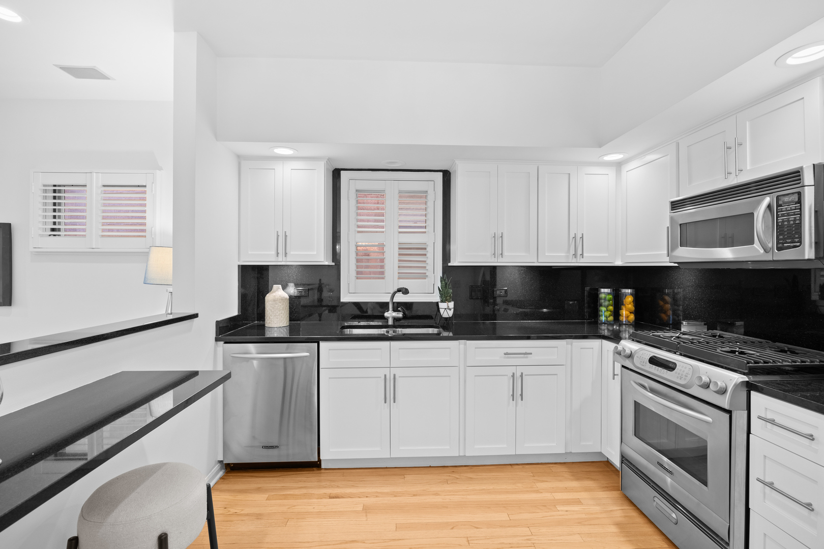 2304 N Greenview Avenue