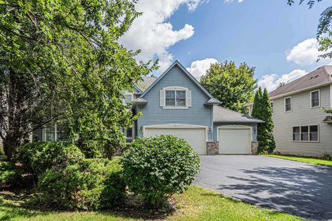 Tiny photo for 251 Cimarron Road, Lombard, IL 60148 (MLS # 12455701)
