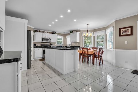 Tiny photo for 251 Cimarron Road, Lombard, IL 60148 (MLS # 12455701)