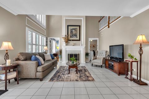 Tiny photo for 251 Cimarron Road, Lombard, IL 60148 (MLS # 12455701)