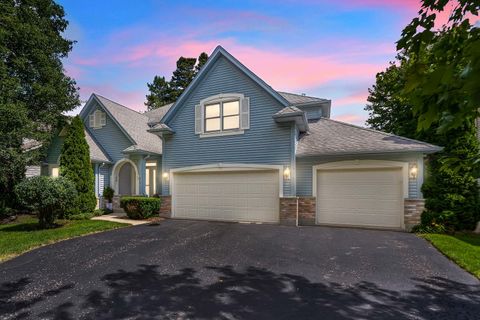Tiny photo for 251 Cimarron Road, Lombard, IL 60148 (MLS # 12455701)