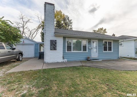 Tiny photo for 3525 CLEVELAND Street, Clinton, IA 52732 (MLS # QC4267720)