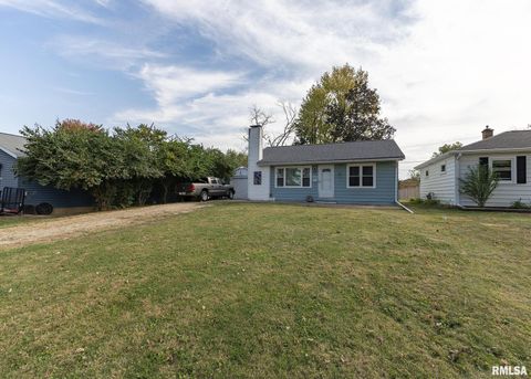 Tiny photo for 3525 CLEVELAND Street, Clinton, IA 52732 (MLS # QC4267720)