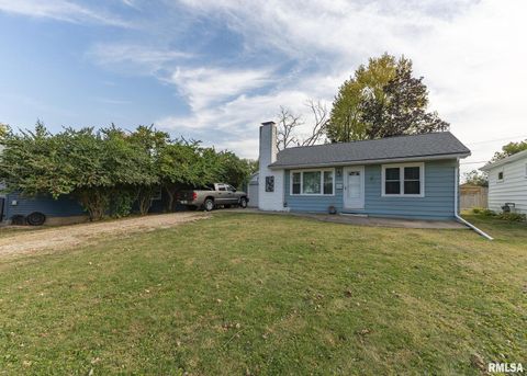Tiny photo for 3525 CLEVELAND Street, Clinton, IA 52732 (MLS # QC4267720)