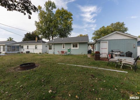 Tiny photo for 3525 CLEVELAND Street, Clinton, IA 52732 (MLS # QC4267720)