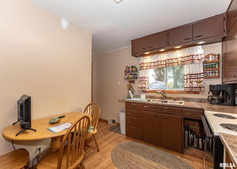 Tiny photo for 3525 CLEVELAND Street, Clinton, IA 52732 (MLS # QC4267720)