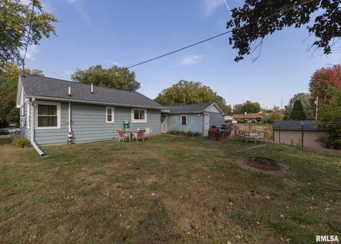 Tiny photo for 3525 CLEVELAND Street, Clinton, IA 52732 (MLS # QC4267720)