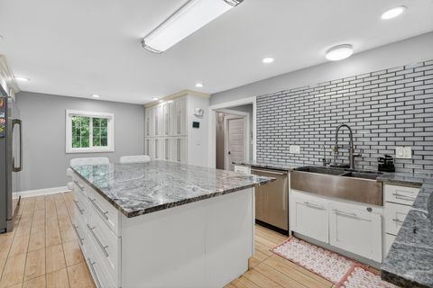 Tiny photo for 2S365 Milton Avenue, Glen Ellyn, IL 60137 (MLS # 12502762)