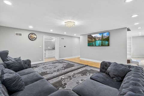 Tiny photo for 2S365 Milton Avenue, Glen Ellyn, IL 60137 (MLS # 12502762)