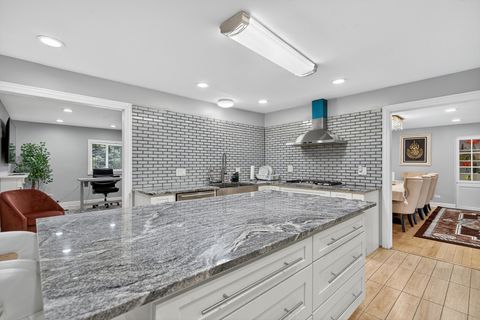 Tiny photo for 2S365 Milton Avenue, Glen Ellyn, IL 60137 (MLS # 12502762)