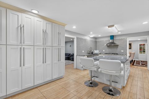 Tiny photo for 2S365 Milton Avenue, Glen Ellyn, IL 60137 (MLS # 12502762)