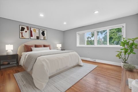 Tiny photo for 2S365 Milton Avenue, Glen Ellyn, IL 60137 (MLS # 12502762)