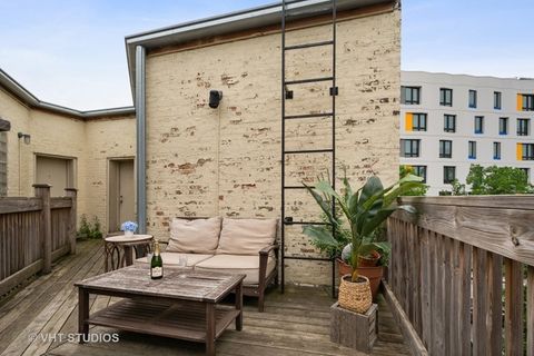 Tiny photo for 2714 N Kedzie Avenue #3, Chicago, IL 60647 (MLS # 12507368)