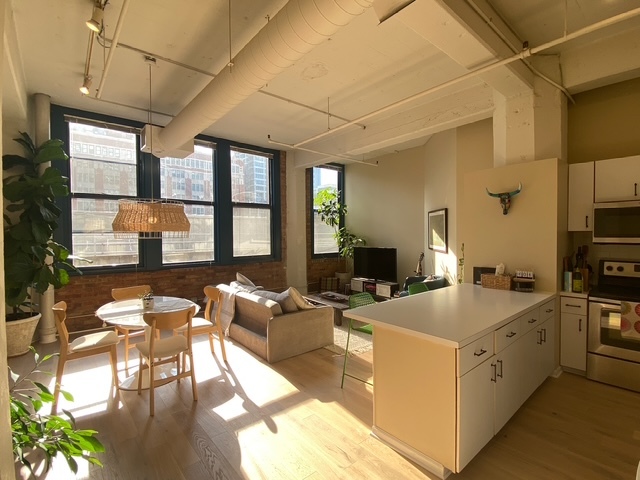 124 W Polk Street 203