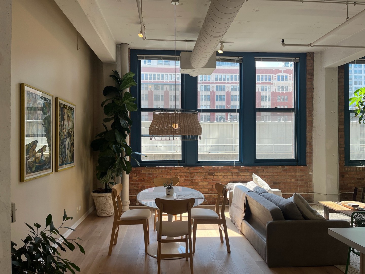 124 W Polk Street 203