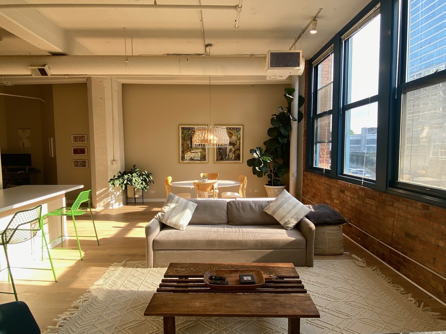 124 W Polk Street 203