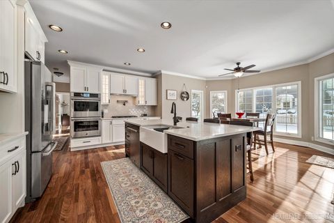 Tiny photo for 1309 Fox Chase Boulevard, St. Charles, IL 60174 (MLS # 12483858)