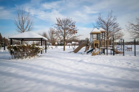 Tiny photo for 1309 Fox Chase Boulevard, St. Charles, IL 60174 (MLS # 12483858)