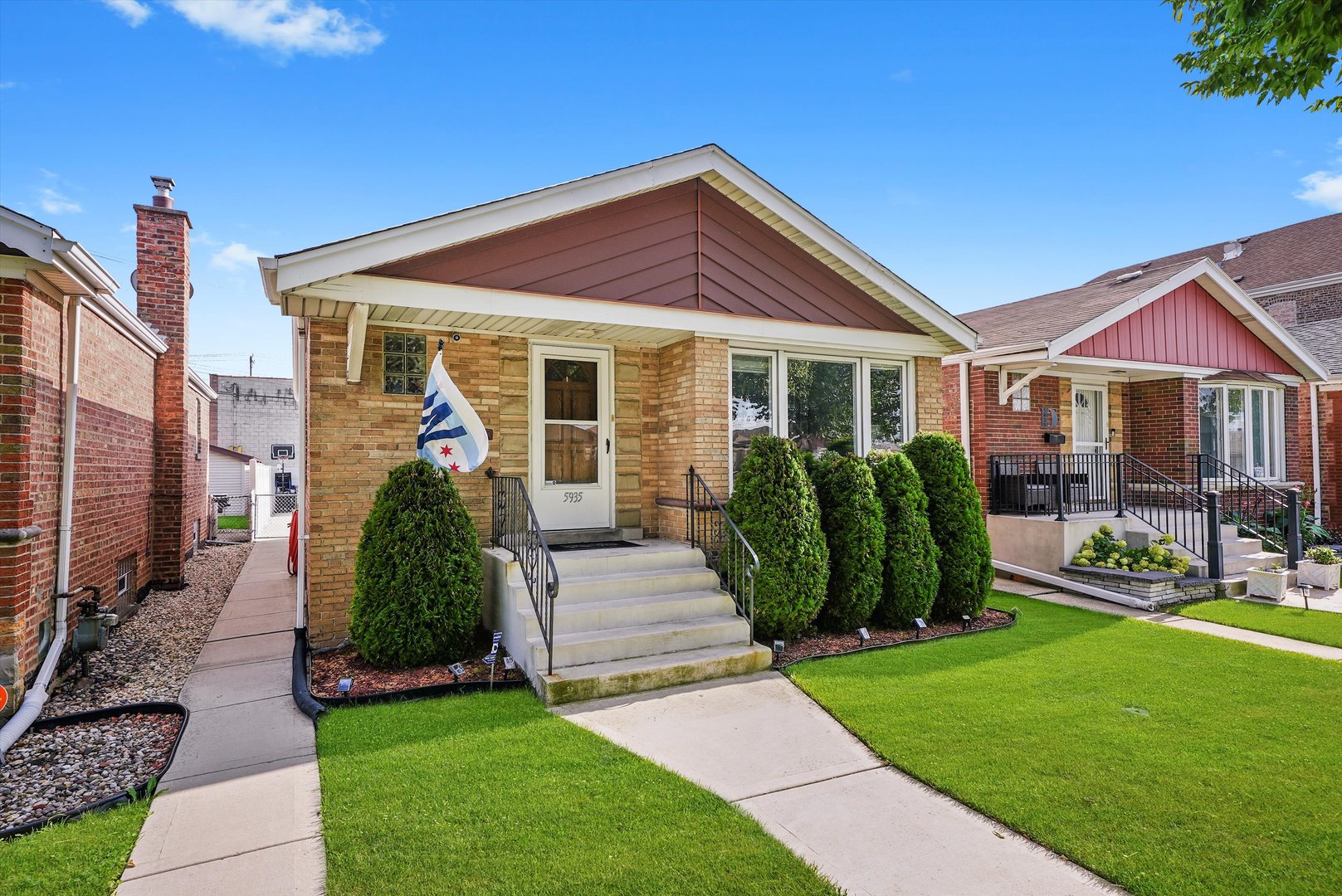 5935 W 64th Place