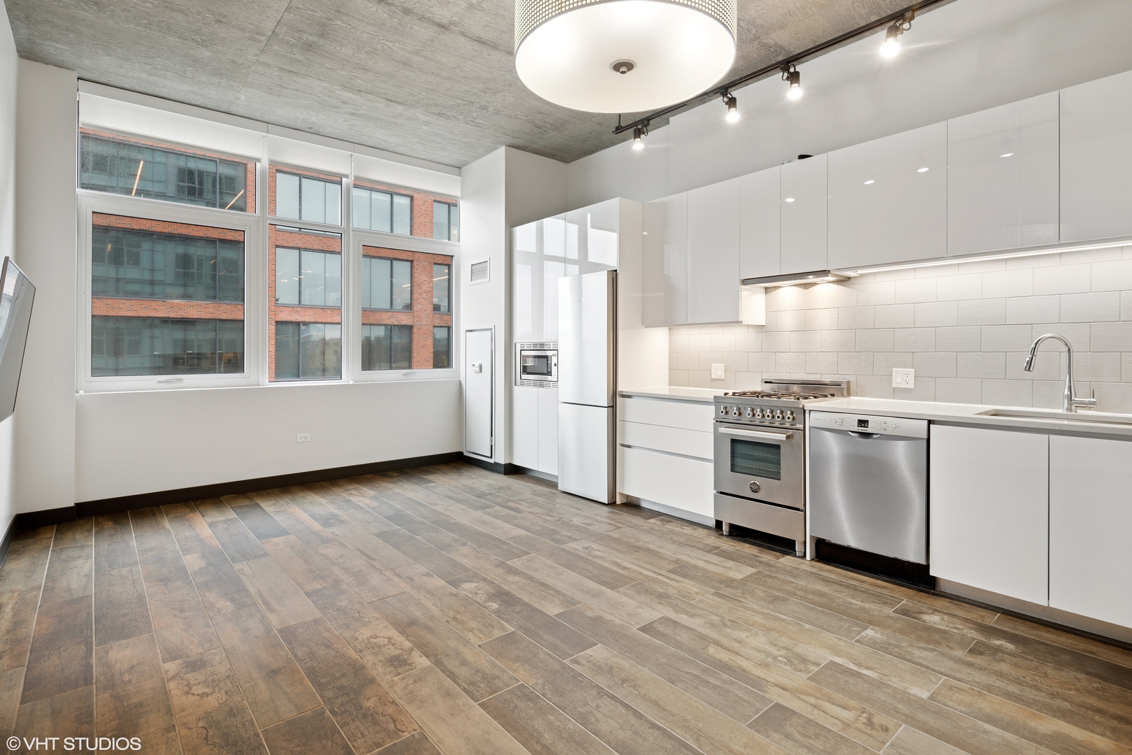171 N Aberdeen Street 1005
