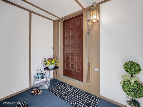 Tiny photo for 1039 Oakview Drive, Wheaton, IL 60187 (MLS # 12681214)
