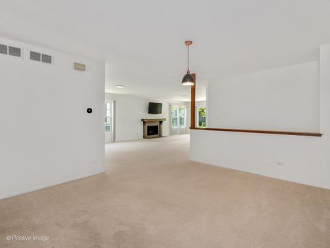 Tiny photo for 1039 Oakview Drive, Wheaton, IL 60187 (MLS # 12681214)